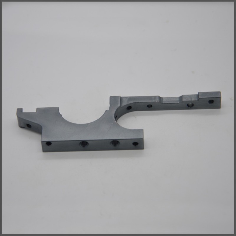 Right lower front shoulder pad (MZ811)