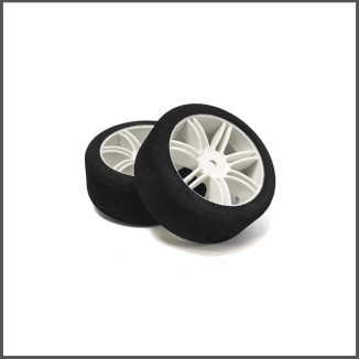 PAIR OF REAR TYRES 1/10 SHORE 40 ON WHITE RIMS (#005-0052)